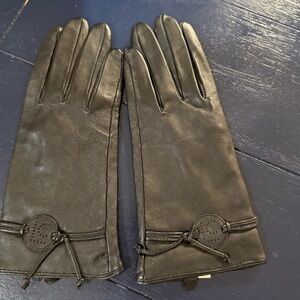 Liz Claiborne Black Leather Gloves